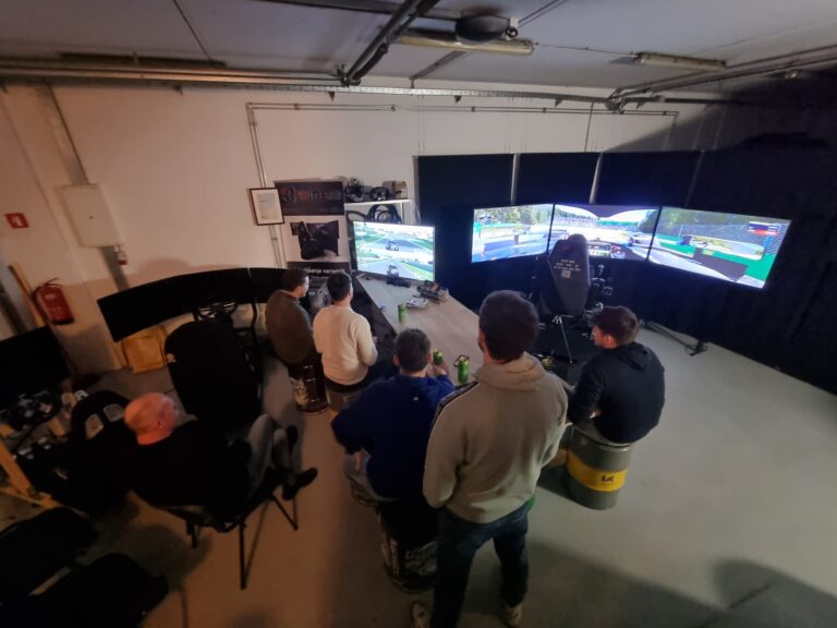 ekipa podjetja na teambuilding aktivnosti SIM 83